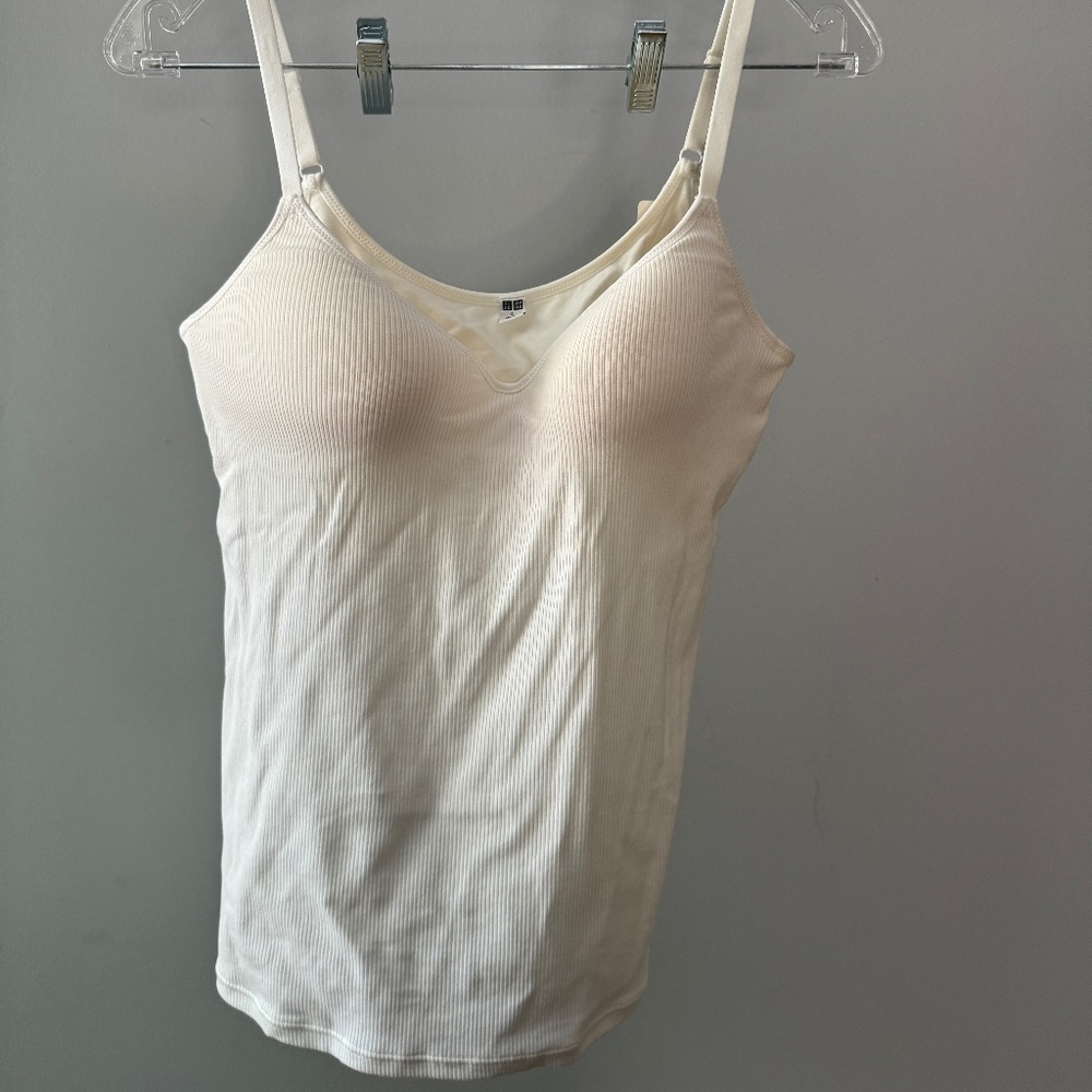 NWT Uniqlo white ribbed tank with built in bra